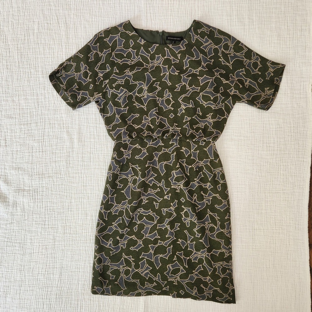 Banana Republic Green Abstract Print Short Sleeve Mini dress, size 0